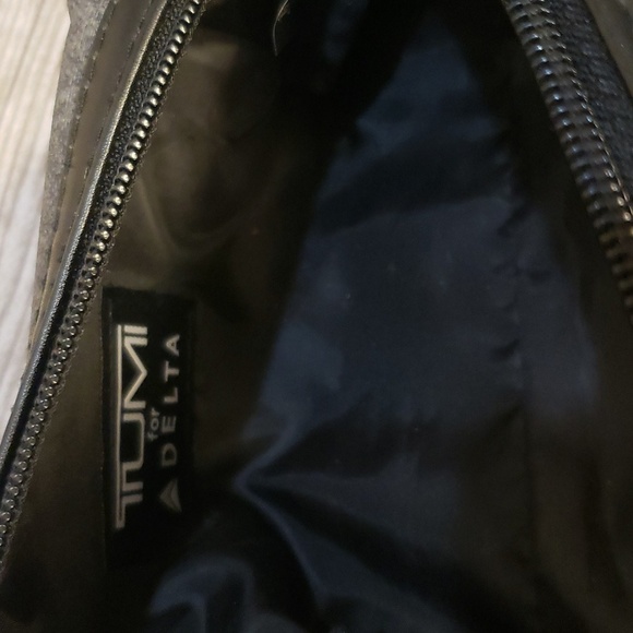 Tumi small gray canvas cosmetic and jewerlry travel pouch - Picture 4 of 4